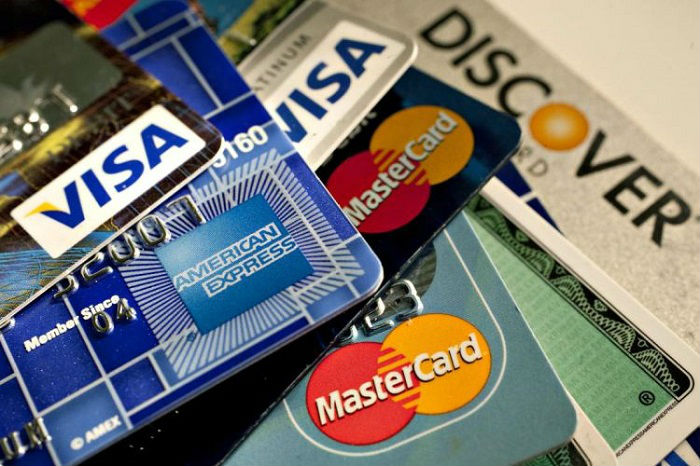 Nên chọn thẻ tín dụng VpBank hay thẻ tín dụng Sacombank
